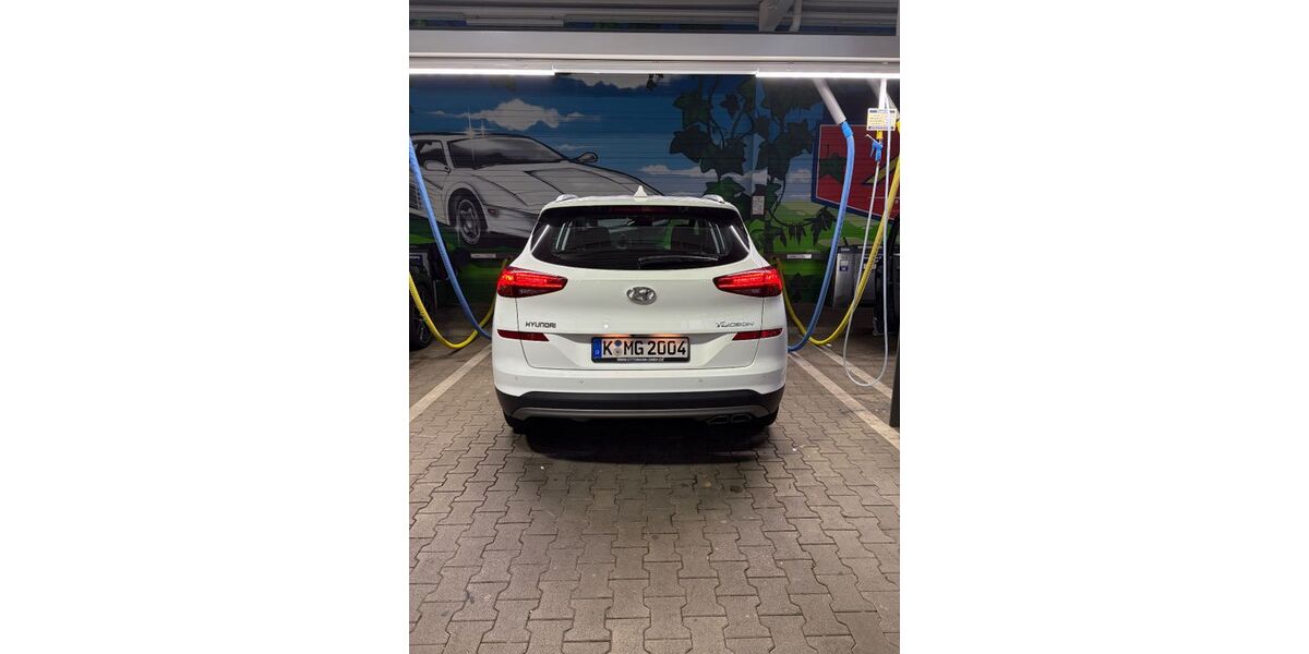 Hyundai TUCSON 131.000 km 16.990 &euro; Köln 50733