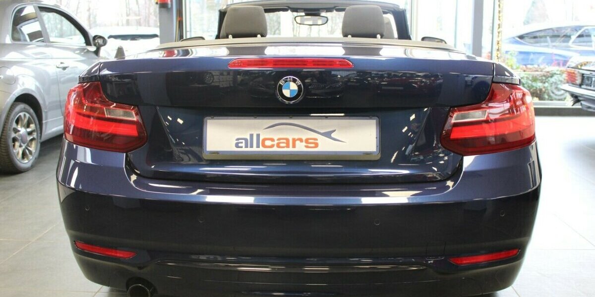 BMW 218d Cabrio Sport Line - Navi - Xenon - PDC - 87.420 km 16.980 &euro; Euskirchen 53881