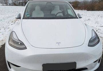 Tesla Model Y 23.100 km 39.900 &euro; Overath 51491