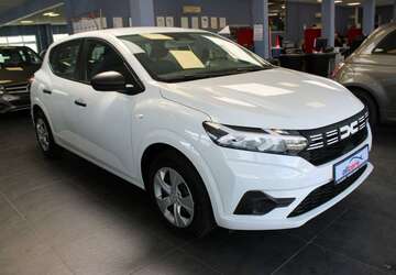 Dacia Sandero 18.622 km 13.480 &euro; Euskirchen-Flamersheim 53881