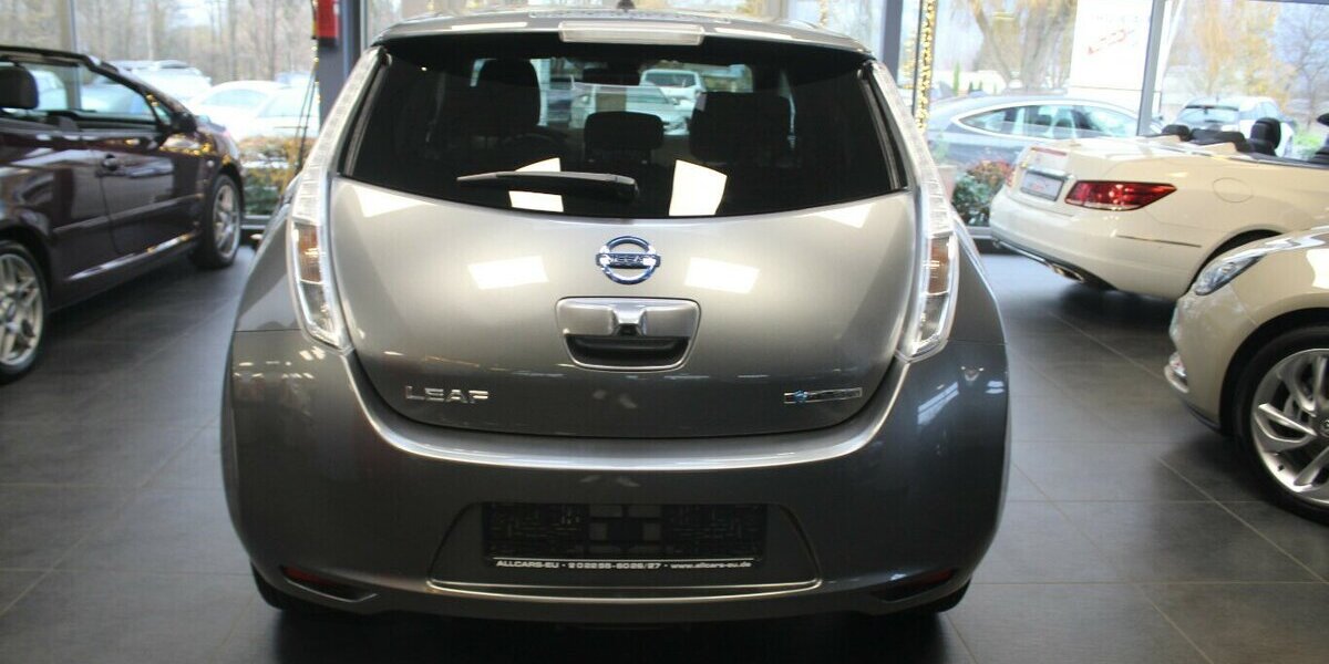 Nissan Leaf 30 kWh Tekna 360° 1.Hand 9.986 km 9.980 &euro; Euskirchen 53881