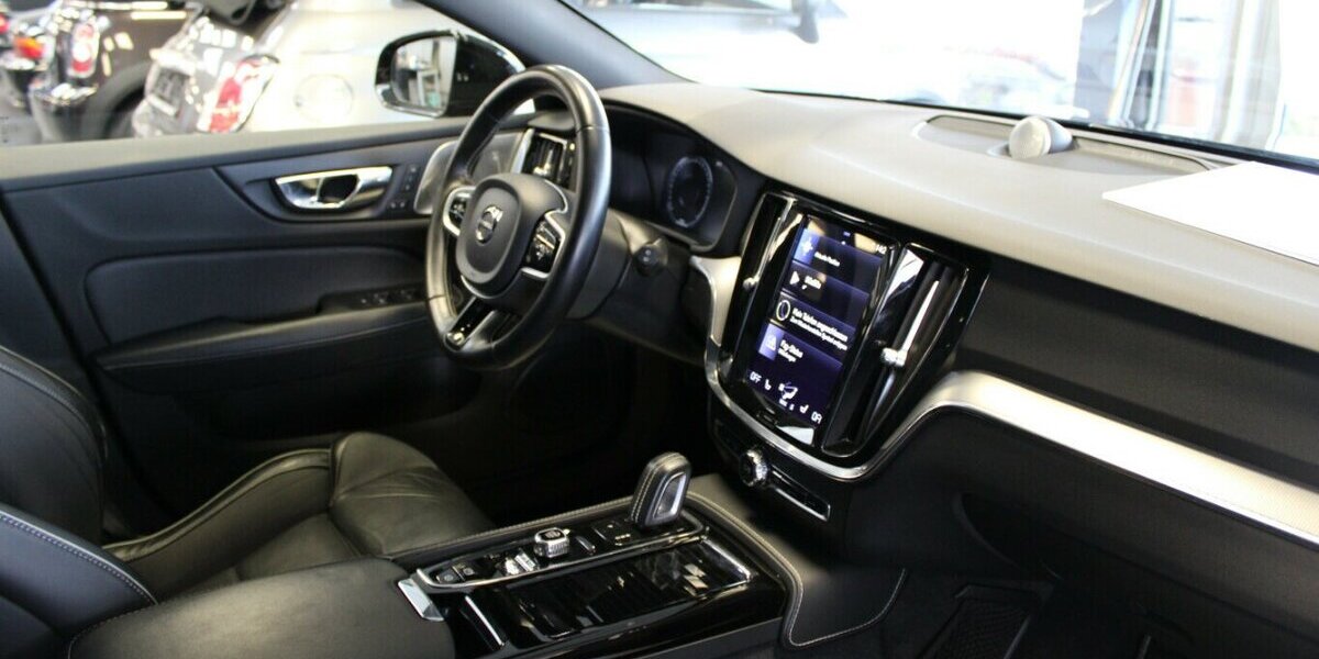 Volvo V60 T6 AWD Recharge Geartronic RDesign 97.900 km 25.980 &euro; Euskirchen 53881