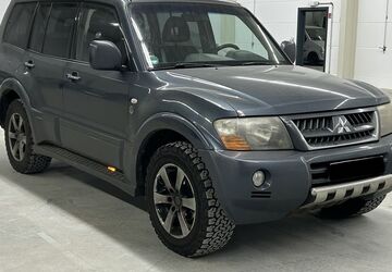 Mitsubishi Pajero 249.000 km 7.900 &euro; Königswinter 53639