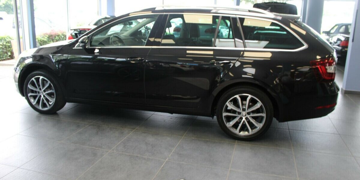 Skoda Octavia Combi 2.0 TSI DSG Style 116.742 km 17.480 &euro; Euskirchen 53881