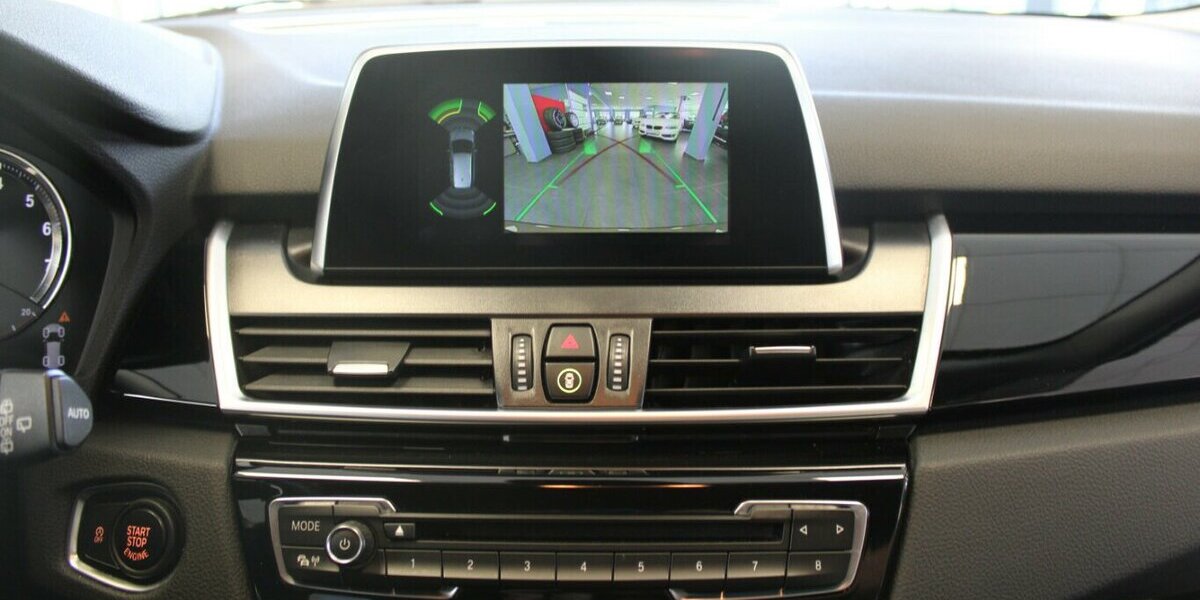 BMW 218 Gran Tourer Advantage - Navi - Kamera - 98.770 km 15.980 &euro; Euskirchen 53881