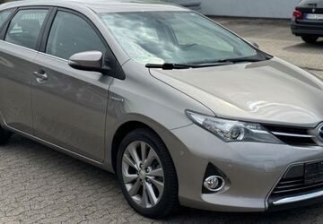 Toyota Auris 56.500 km 12.950 &euro; Bornheim 53332