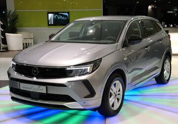 Opel Grandland (X) 4.100 km 23.750 &euro; Troisdorf (Köln/Bonn) 53842