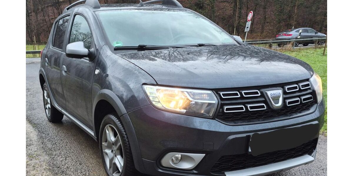 Dacia Sandero 99.000 km 7.899 &euro; Much 53804