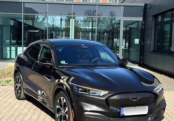 Ford Mustang Mach-E 65.200 km 29.900 &euro; Köln 51069