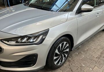 Ford Focus 23.000 km 17.990 &euro; Köln 50829