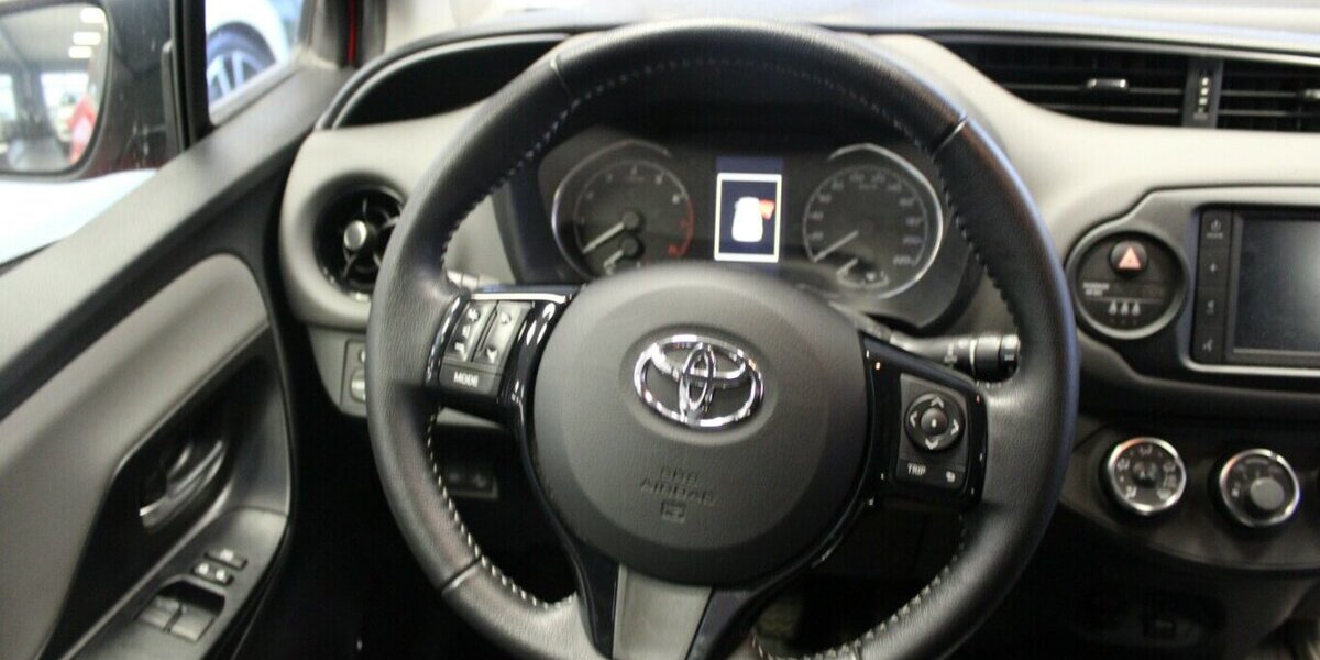 Toyota Yaris 1.5 Bual-VVR-iE Comfort 50.592 km 12.980 &euro; Euskirchen 53881