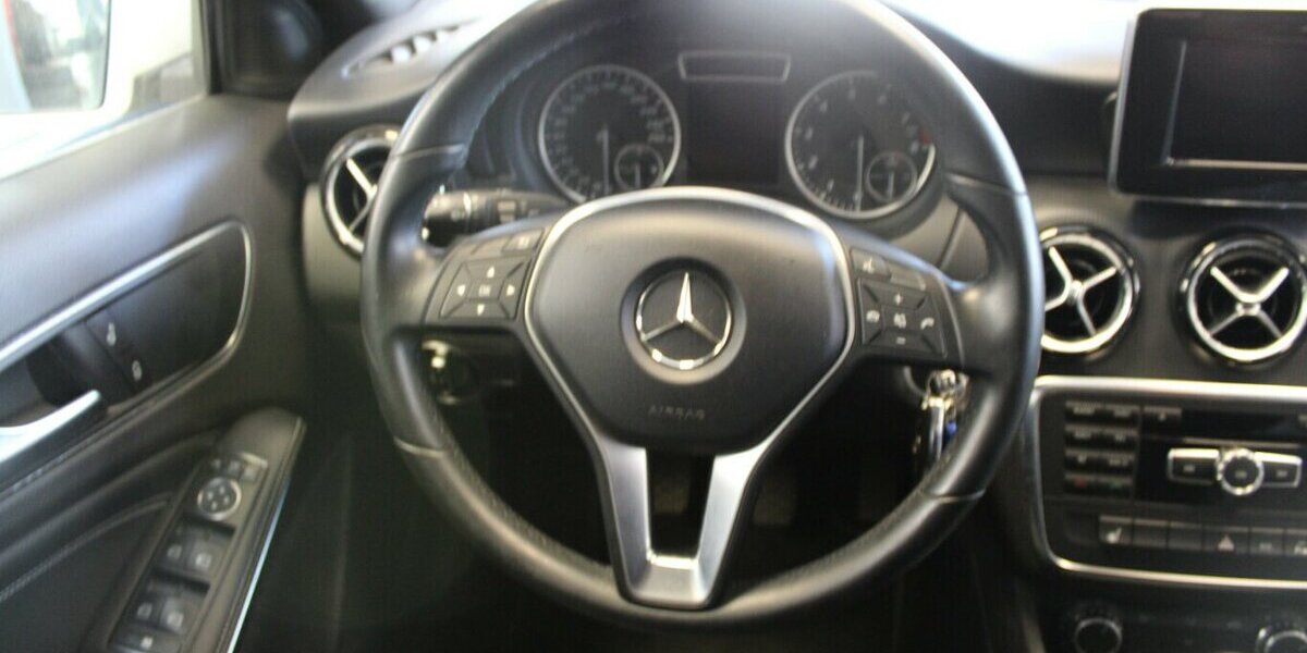 Mercedes-Benz A 180 Style - Panorama - Navi - Xenon - 105.500 km 11.980 &euro; Euskirchen 53881