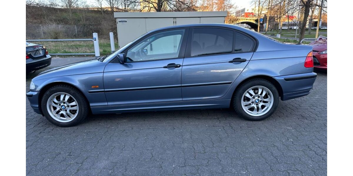 BMW 316 122.000 km 3.300 &euro; Troisdorf 53844