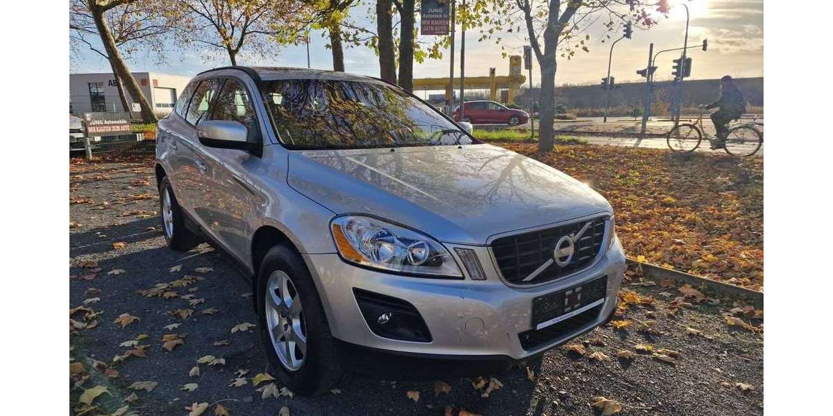 Volvo XC60 180.000 km 9.999 &euro; Köln 51109
