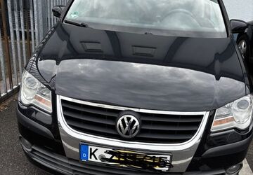 VW Touran 256.000 km 4.000 &euro; Köln 51103