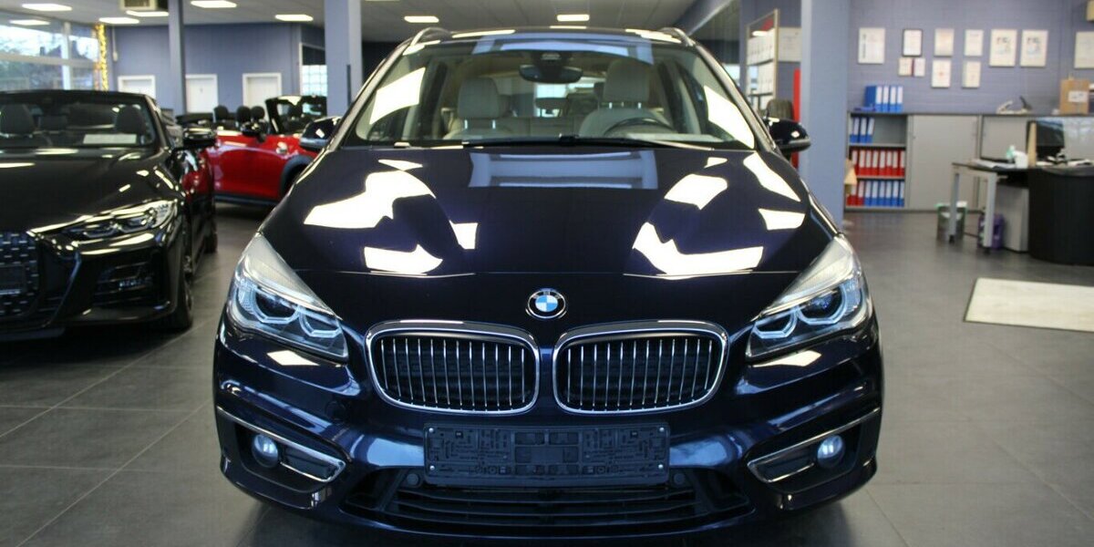 BMW 220 220d Active Tourer xDrive Aut. Luxury Line 83.700 km 16.980 &euro; Euskirchen 53881