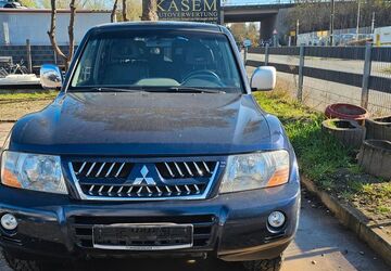 Mitsubishi Pajero 318.000 km 5.999 &euro; Bonn 53227