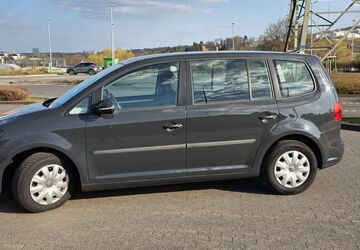 VW Touran 60.000 km 9.900 &euro; Bonn 53121