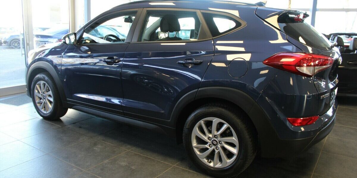 Hyundai Tucson blue 1.7 CRDI 2WD DCT Panorama - Ahk. 104.421 km 15.980 &euro; Euskirchen 53881