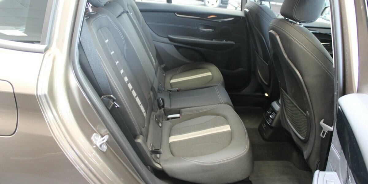 BMW 218 Gran Tourer Advantage - Navi - Kamera - 98.770 km 15.980 &euro; Euskirchen 53881