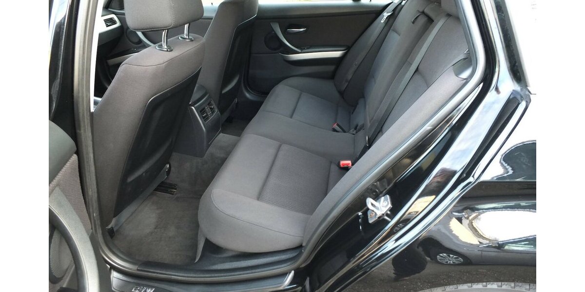 BMW 320i NAVI XENON PDC GARANTIE AHK BLUETOOTH 139.715 km 8.708 &euro; Köln 50858