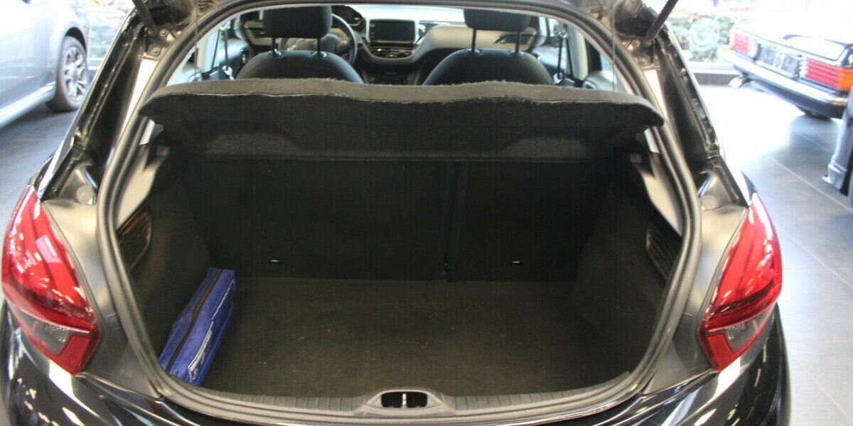 Peugeot 208 PureTech 82 Style 110.414 km 6.980 &euro; Euskirchen 53881