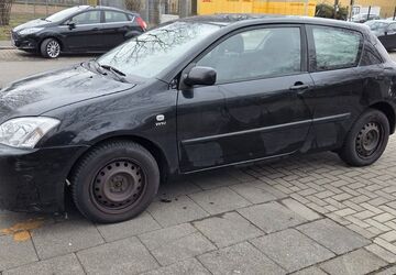 Toyota Corolla 226.705 km 700 &euro; Köln 50858