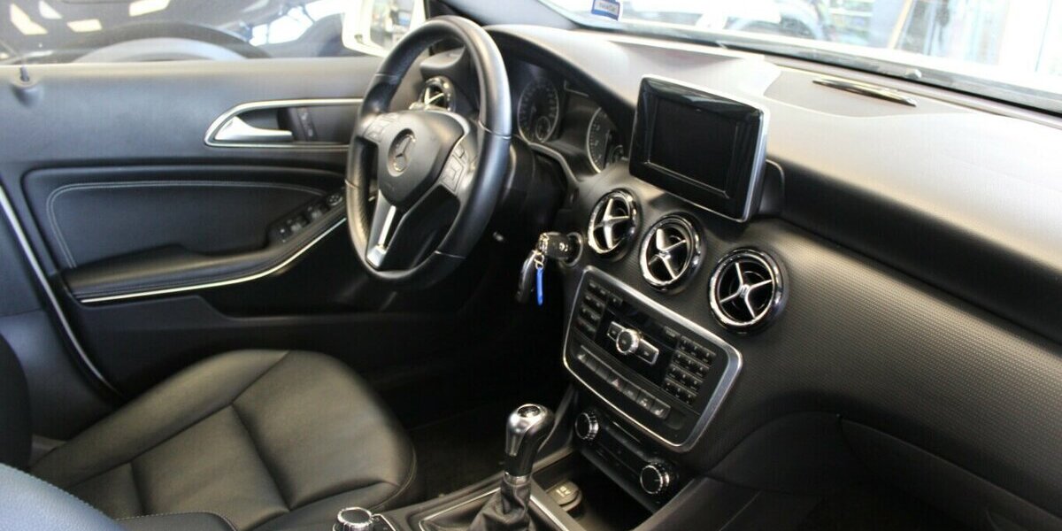 Mercedes-Benz A 180 Style - Panorama - Navi - Xenon - 105.500 km 11.980 &euro; Euskirchen 53881