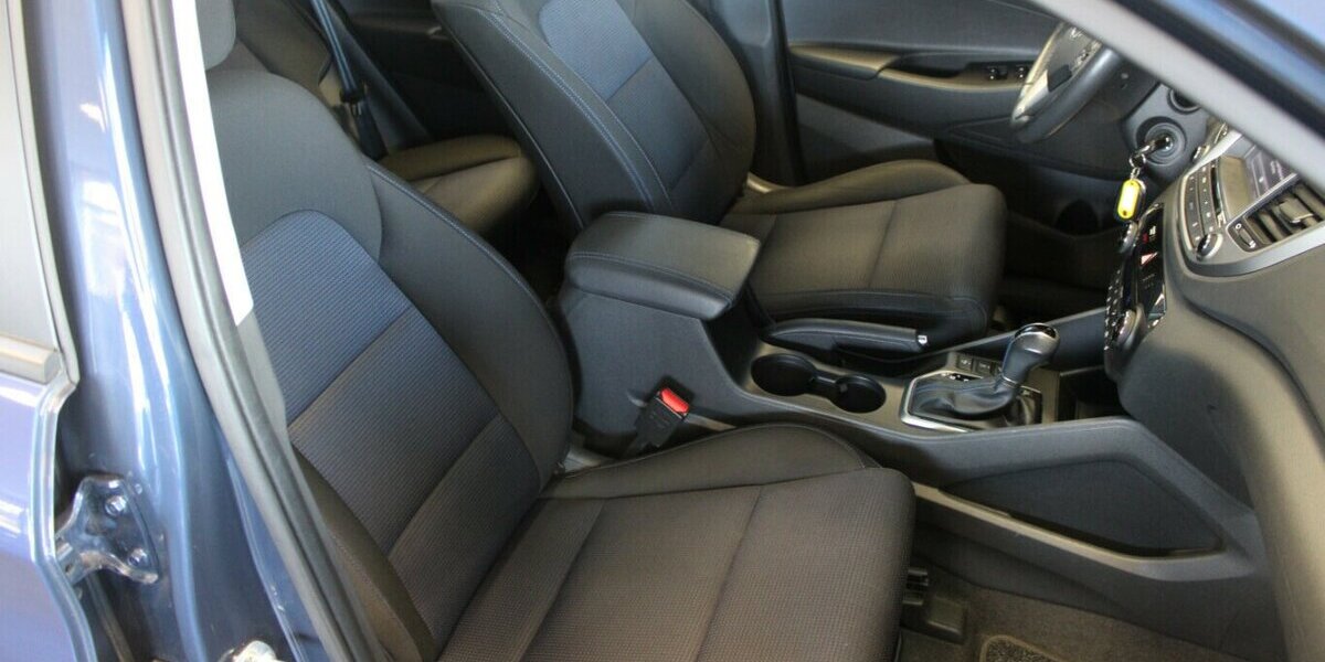 Hyundai Tucson blue 1.7 CRDI 2WD DCT Panorama - Ahk. 104.421 km 15.980 &euro; Euskirchen 53881