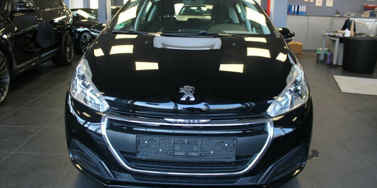 Peugeot 208 PureTech 82 Style 110.414 km 6.980 &euro; Euskirchen 53881