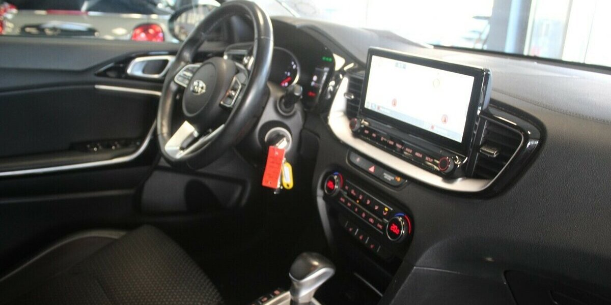 Kia XCeed 1.6 CRDi Eco-Dynamics 48V Mild Hybrid Platin 71.010 km 16.980 &euro; Euskirchen 53881