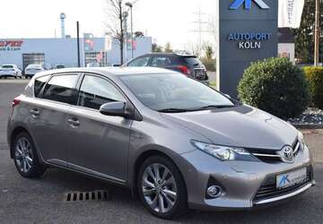 Toyota Auris 117.500 km 11.850 &euro; Köln 51147