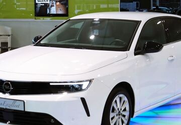 Opel Astra 28.700 km 18.950 &euro; Troisdorf (Köln/Bonn) 53842