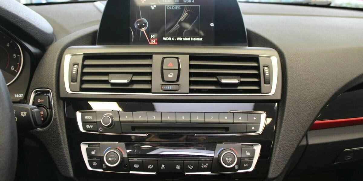 BMW 218d Cabrio Sport Line - Navi - Xenon - PDC - 87.420 km 16.980 &euro; Euskirchen 53881