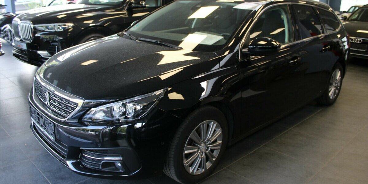 Peugeot 308 SW PureTech 130 GPF Allure 33.490 km 14.980 &euro; Euskirchen 53881