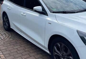 Ford Focus 15.800 km 19.900 &euro; Köln 50931