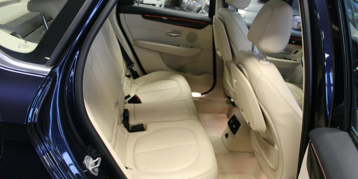 BMW 220 Active Tourer xDrive Aut. Luxury Line 83.700 km 16.980 &euro; Euskirchen 53881