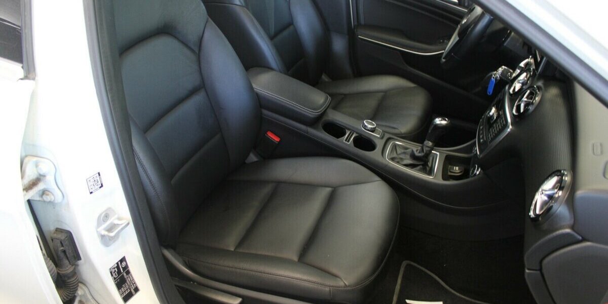 Mercedes-Benz A 180 Style - Panorama - Navi - Xenon - 105.500 km 11.980 &euro; Euskirchen 53881