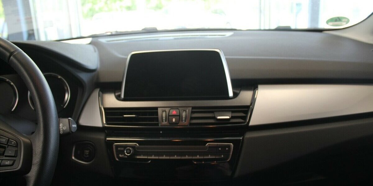 BMW 216 Active Tourer - Navi - SHZ - PDC - 1.HAND - 61.830 km 15.480 &euro; Euskirchen 53881